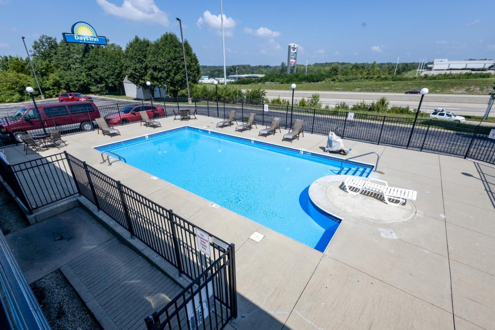 Days Inn By Wyndham Dayton Huber Heights Northeast Eksteriør billede