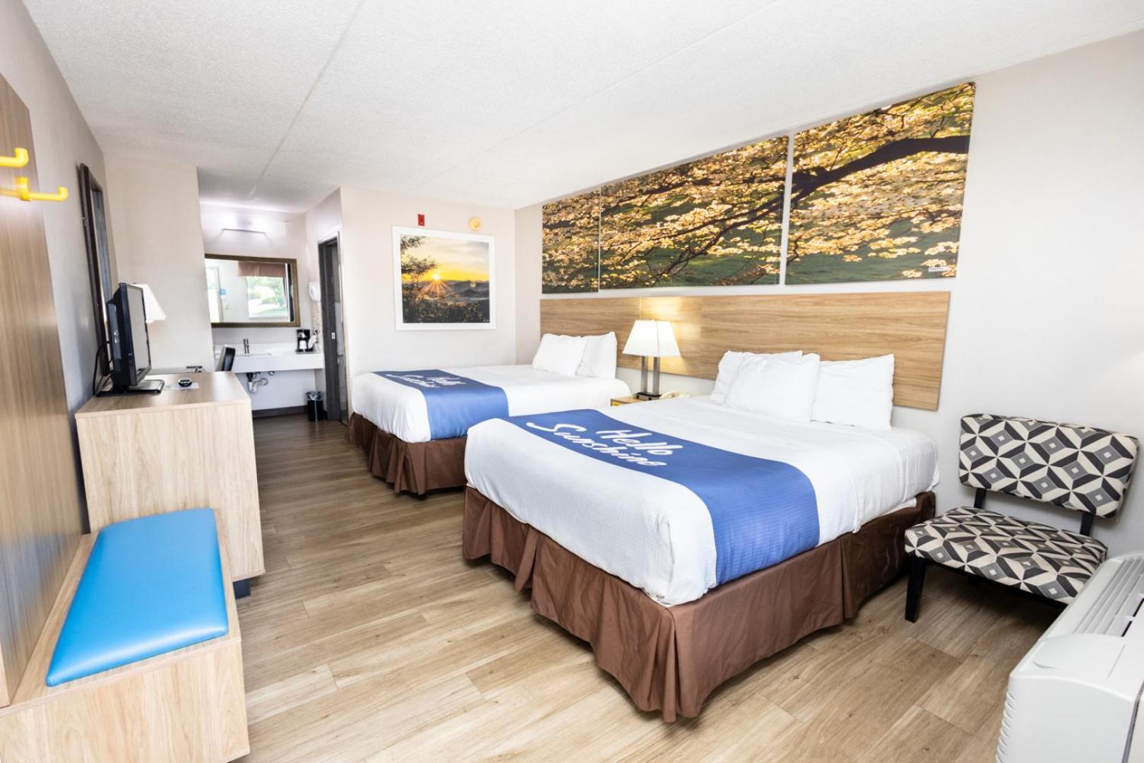 Days Inn By Wyndham Dayton Huber Heights Northeast Eksteriør billede