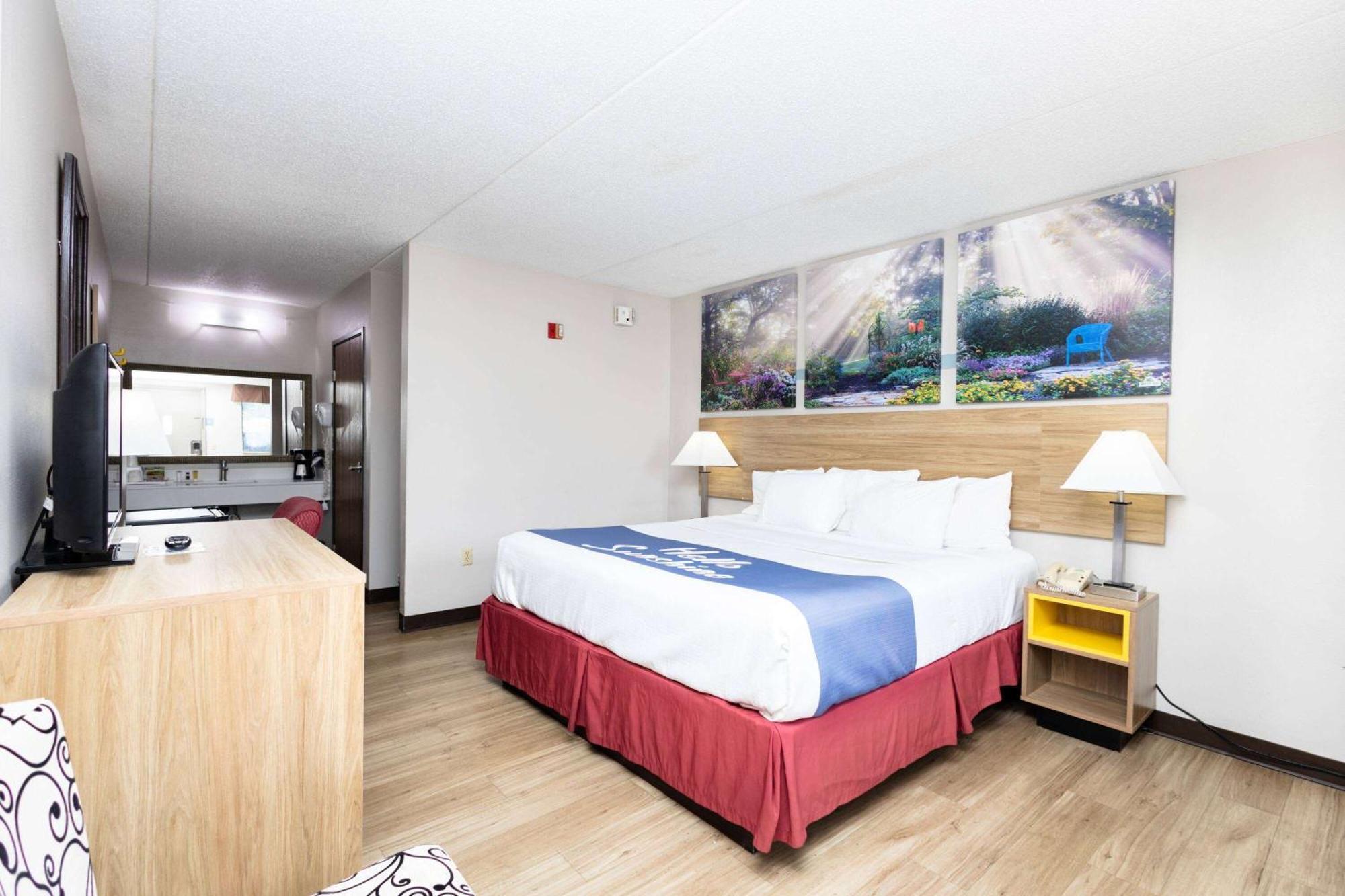 Days Inn By Wyndham Dayton Huber Heights Northeast Eksteriør billede