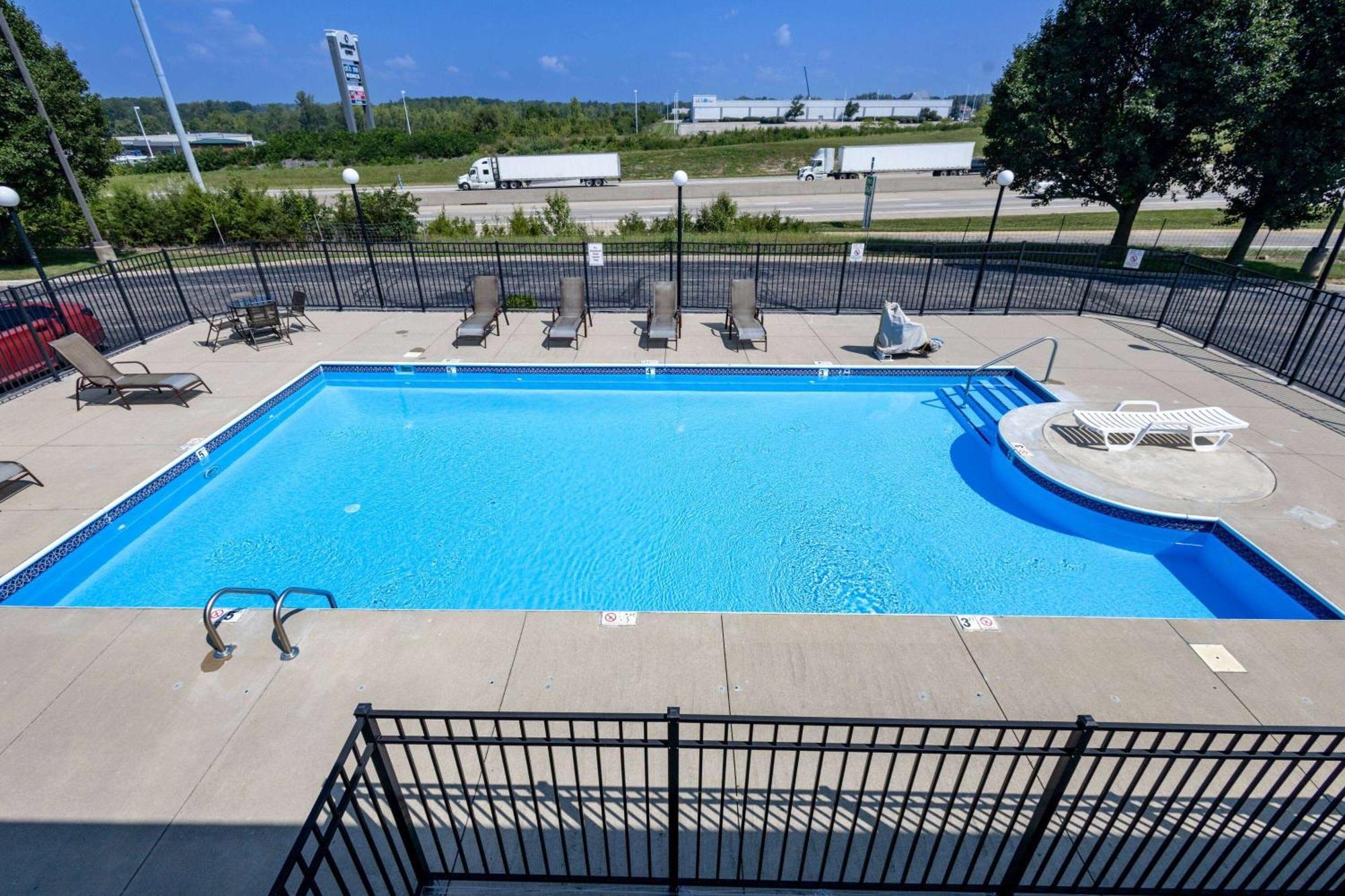 Days Inn By Wyndham Dayton Huber Heights Northeast Eksteriør billede